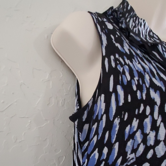 Blue & White Animal Print Sleeveless Top - Picture 4 of 8